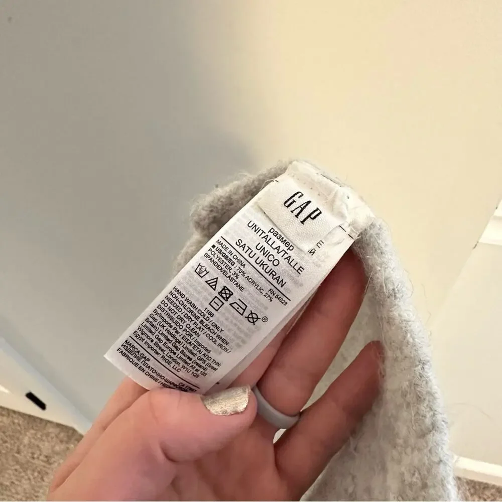 GAP Gray Chunky Knit Tassel Scarf